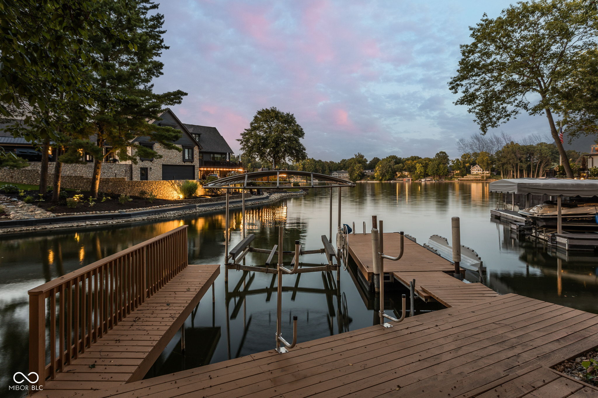 817 Hickory Way