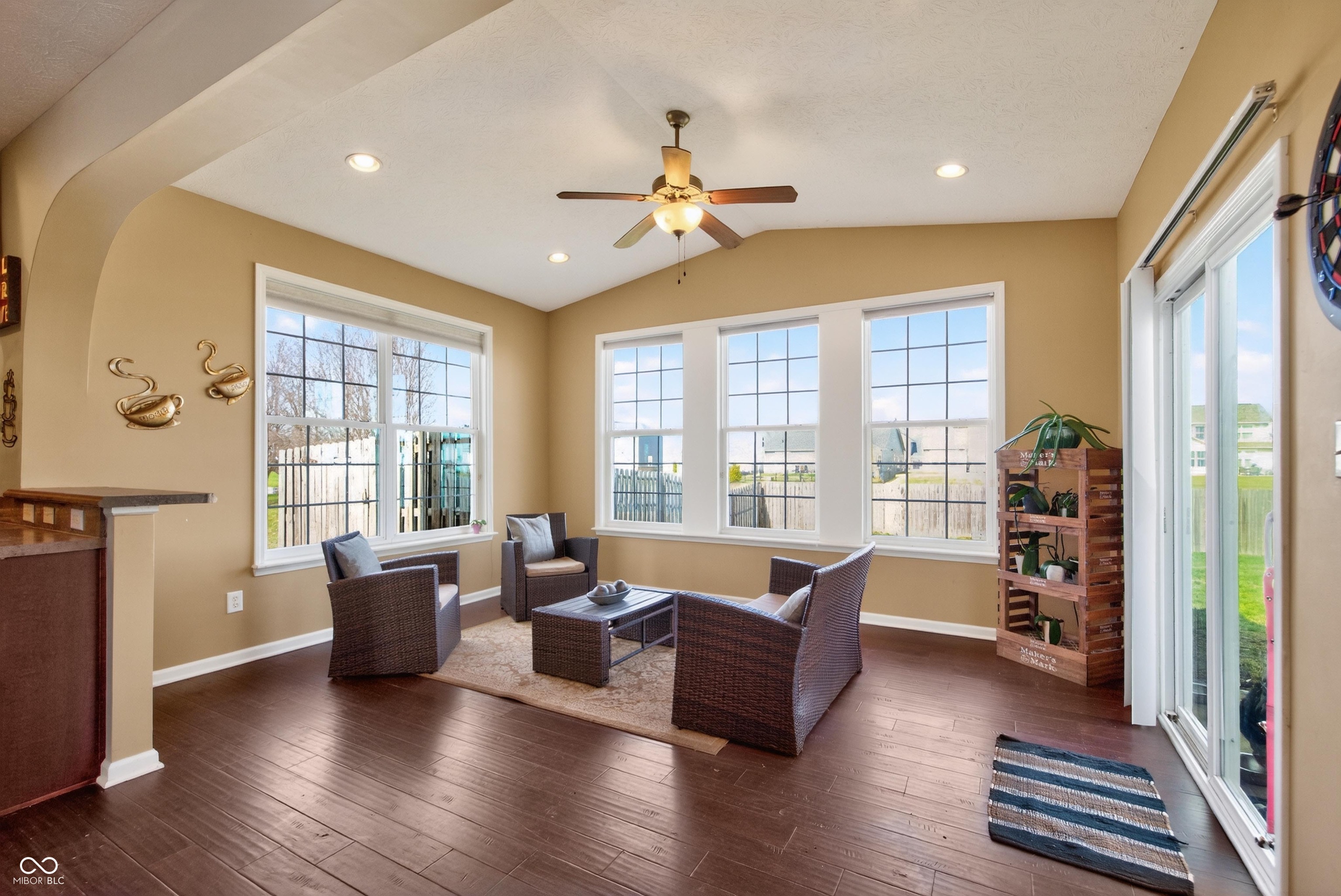 6928 W Winding Bend