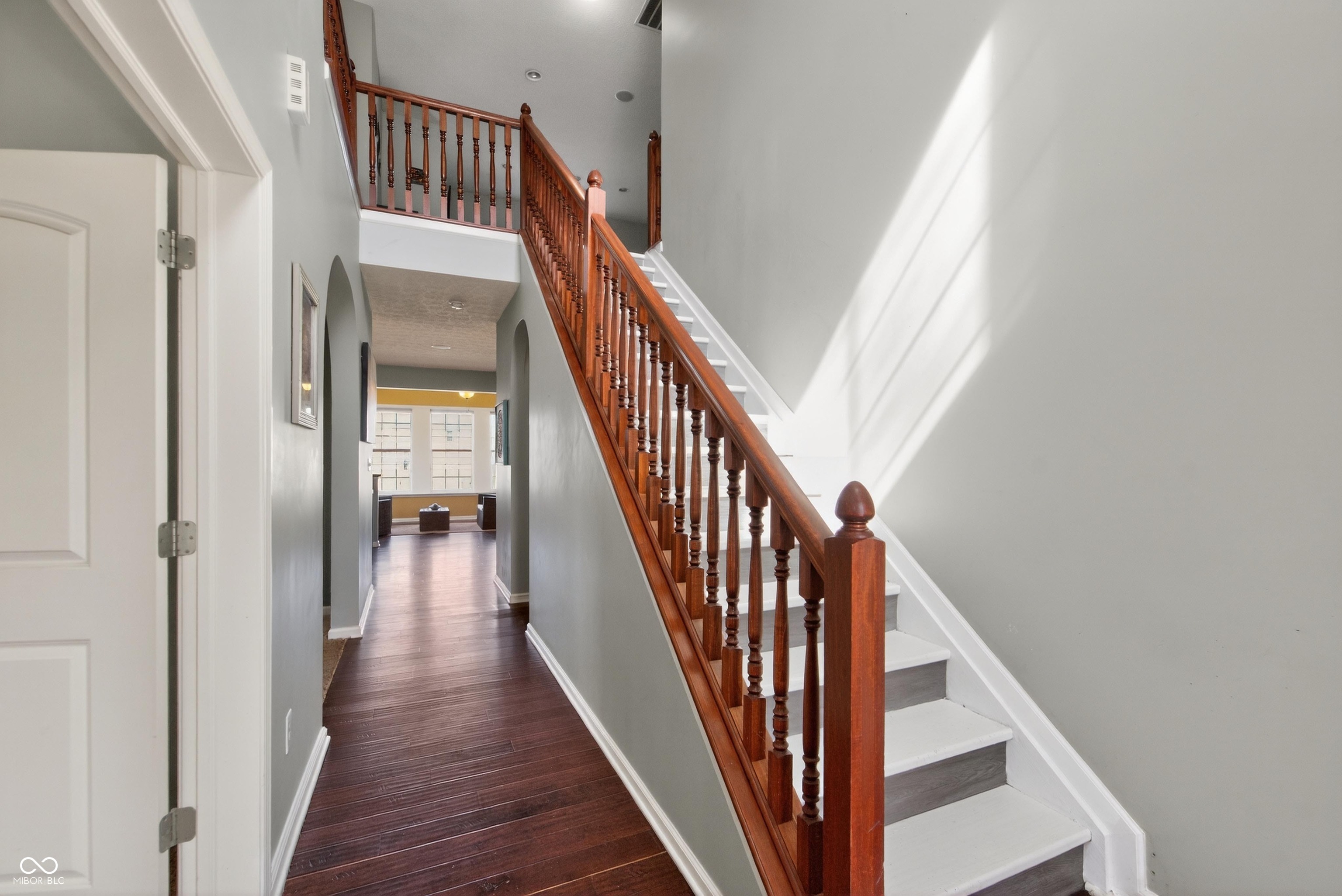 6928 W Winding Bend