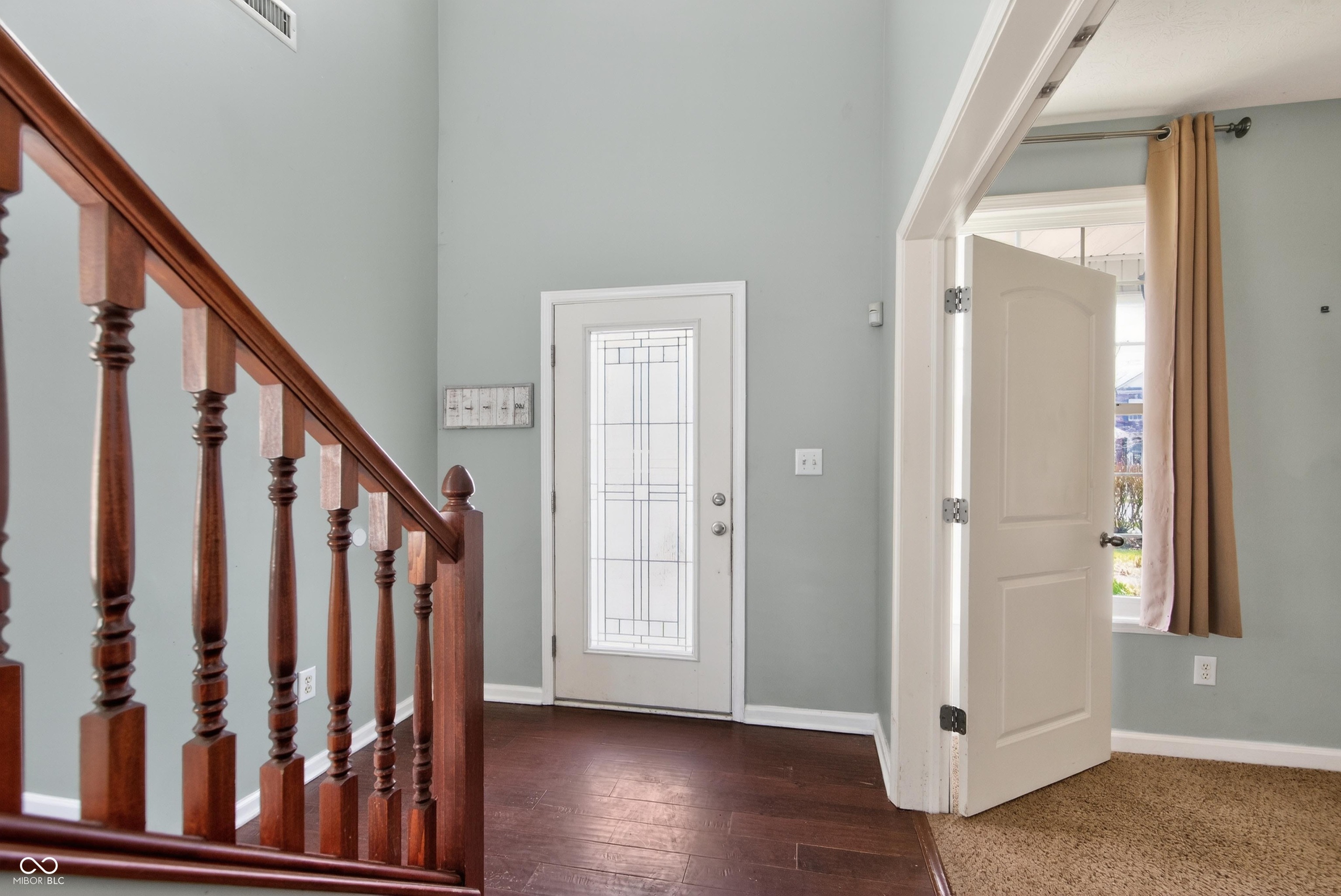 6928 W Winding Bend