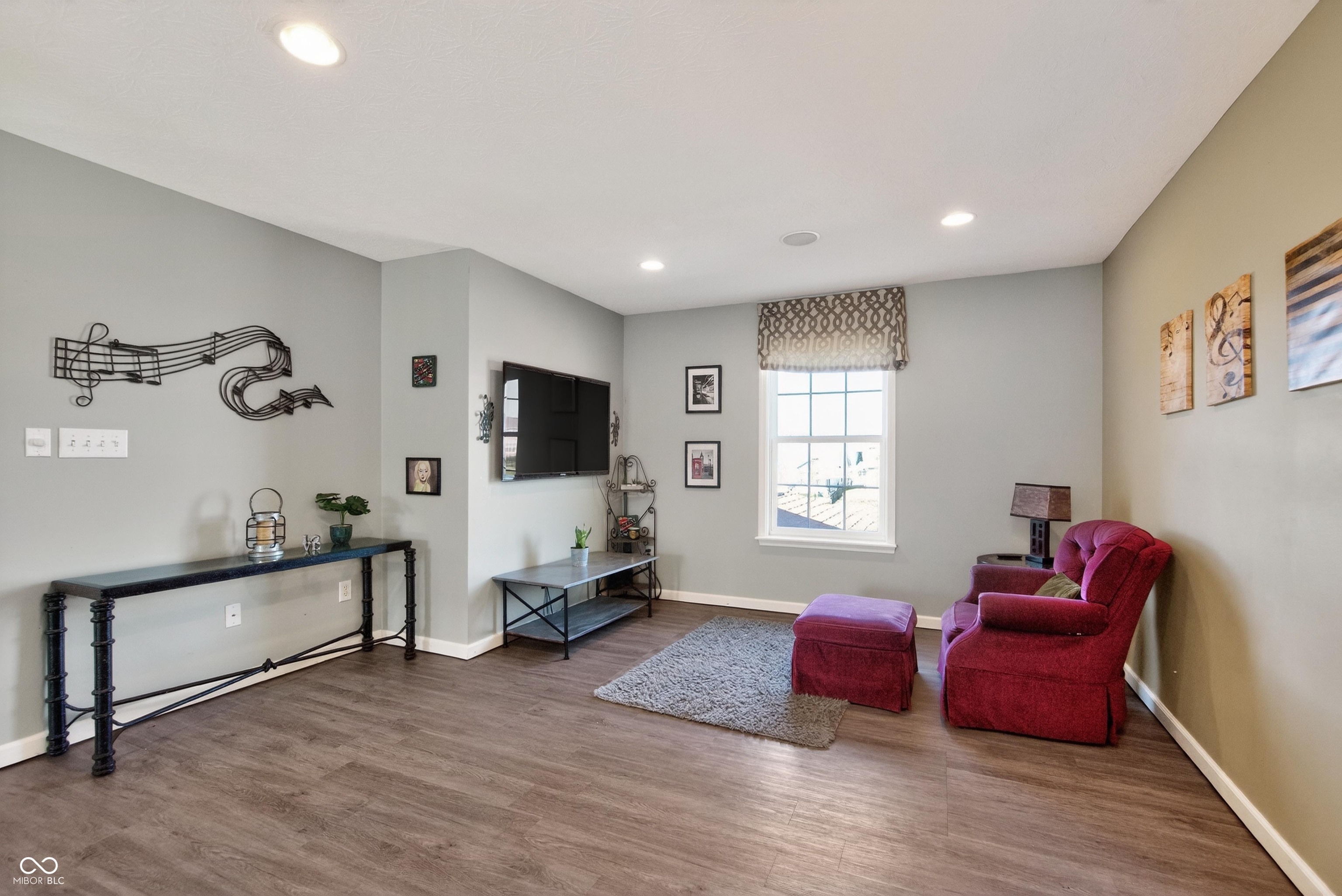 6928 W Winding Bend