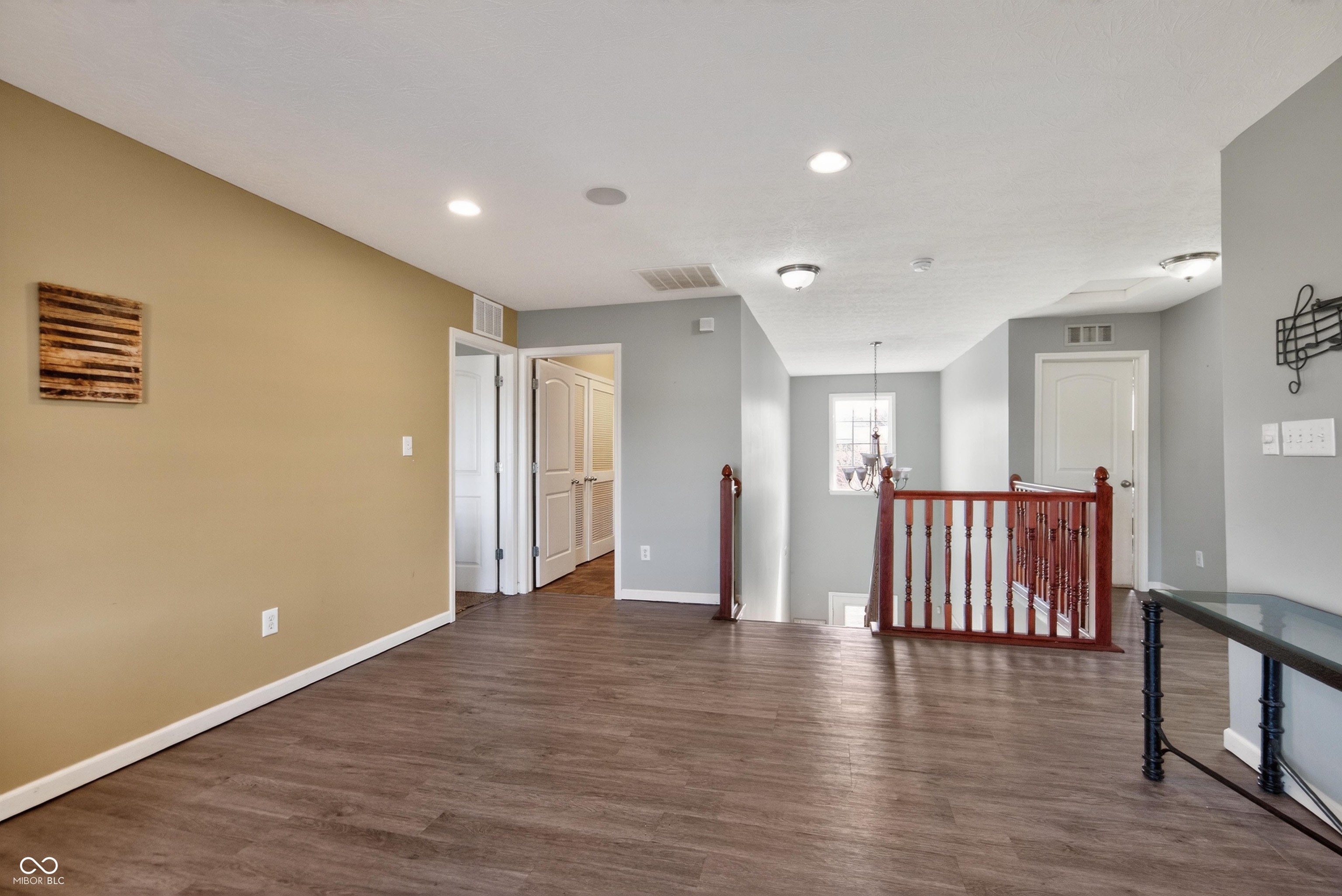 6928 W Winding Bend