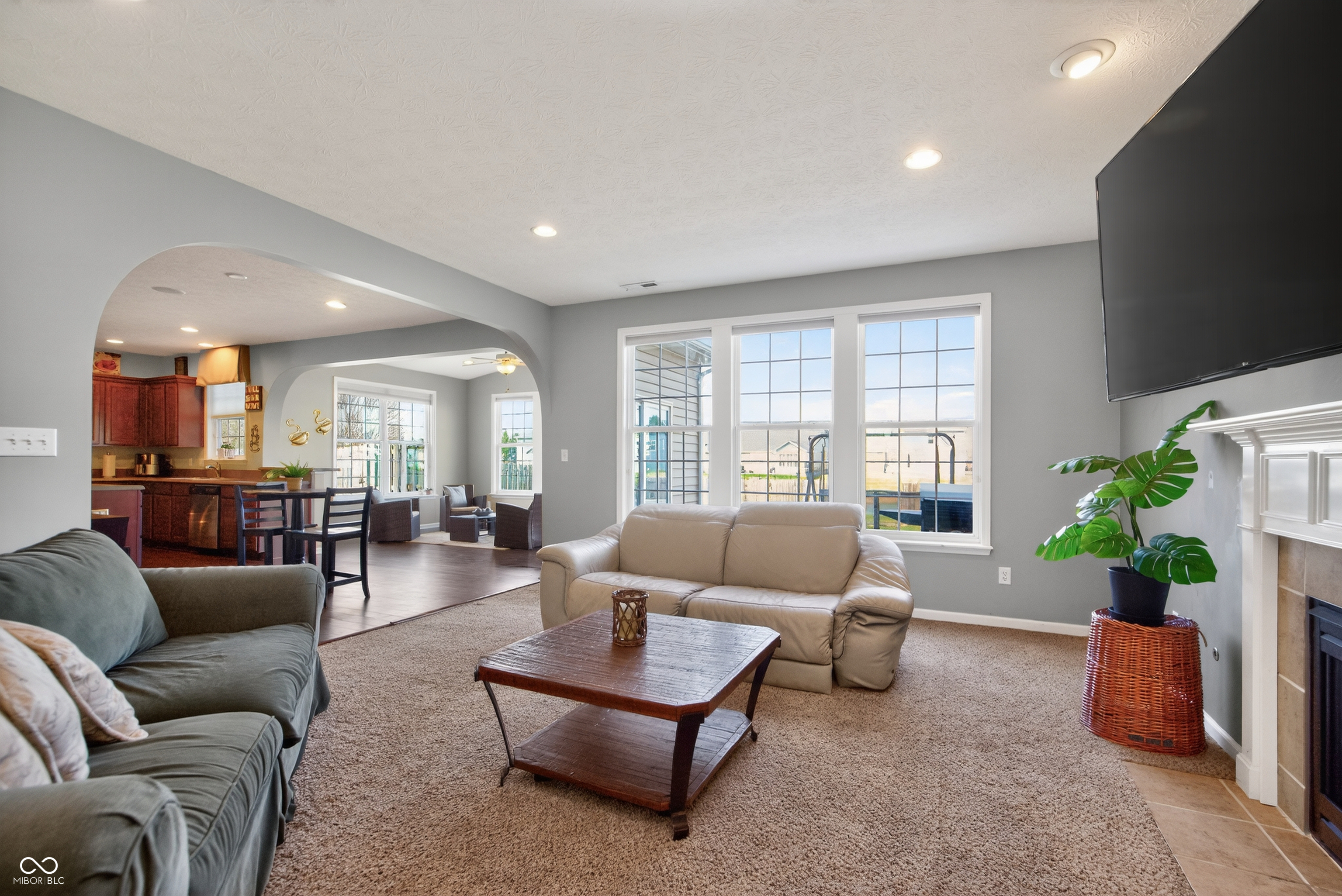 6928 W Winding Bend
