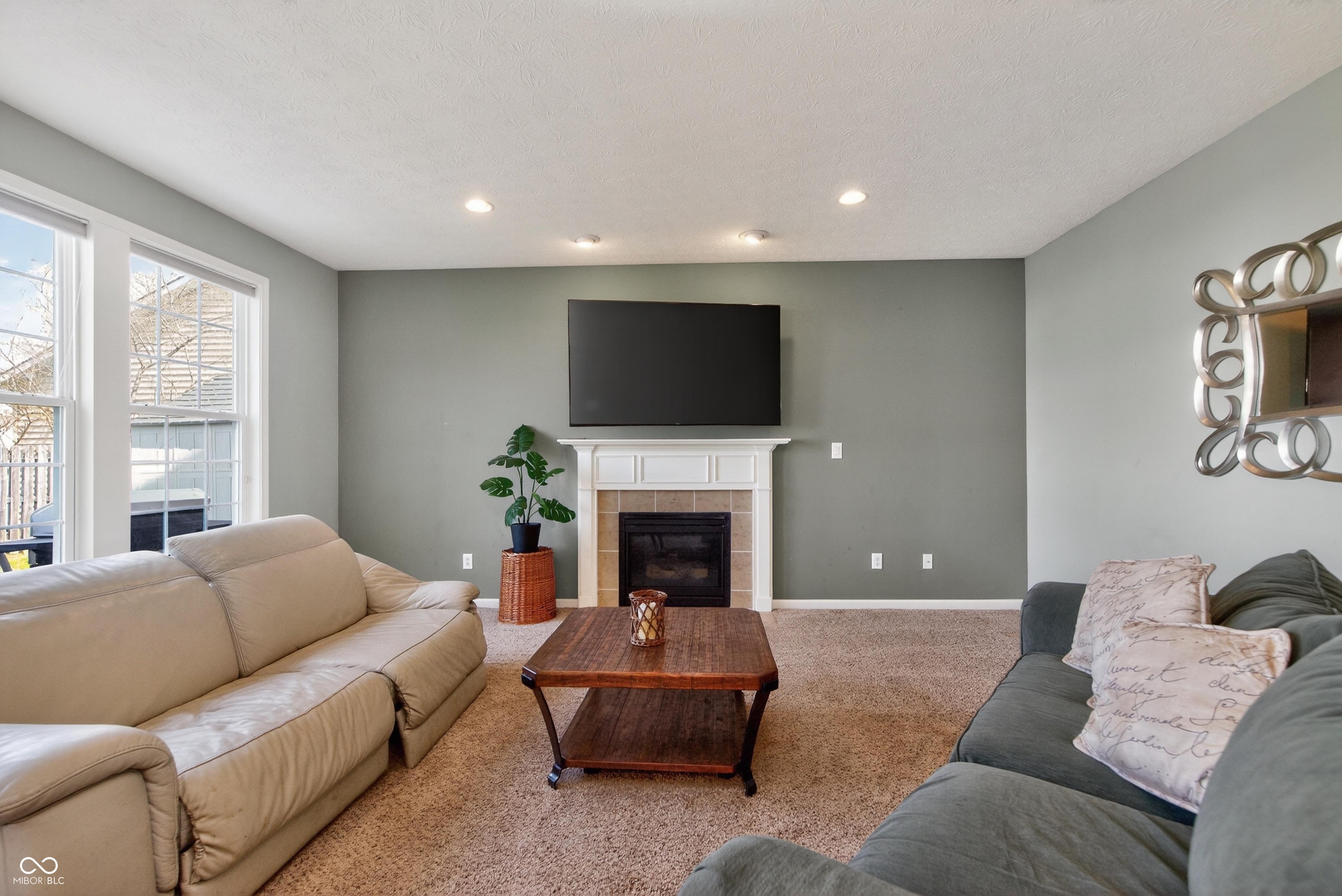 6928 W Winding Bend