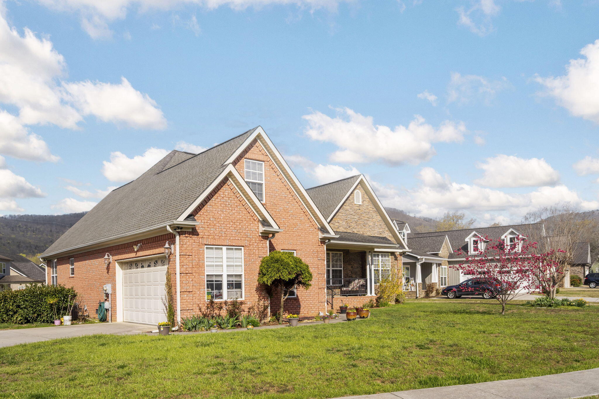 3779 Willow Lake Circle