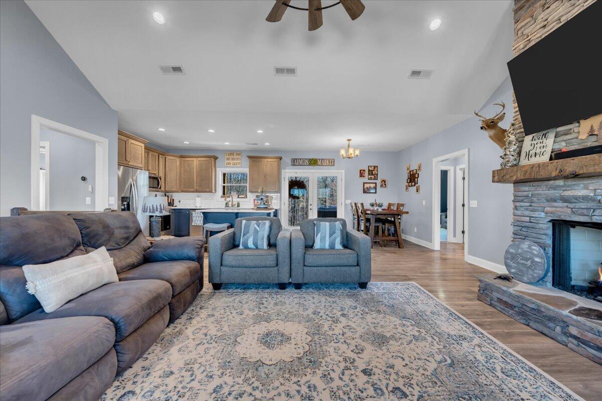 636 Raulston Falls Road, Jh-132