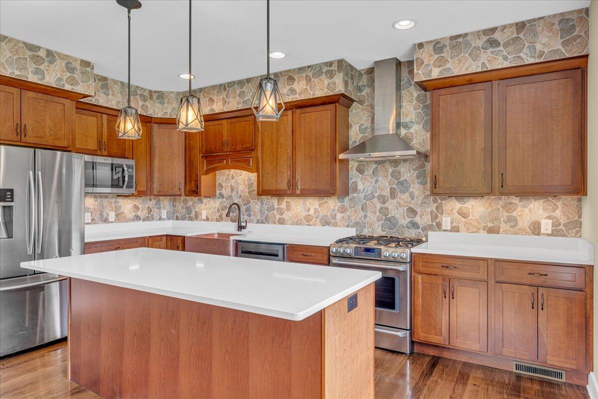 220 Bear Crawl Road, Rb 28