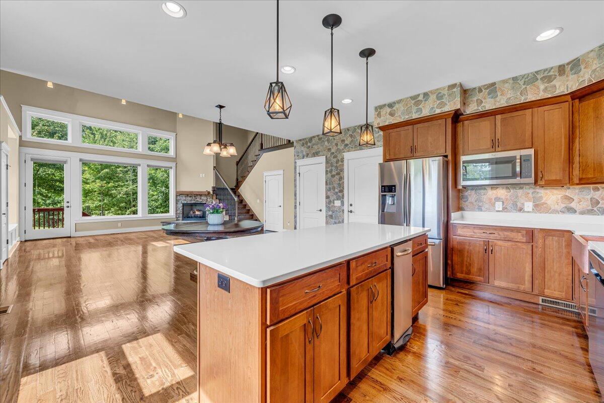 220 Bear Crawl Road, Rb 28