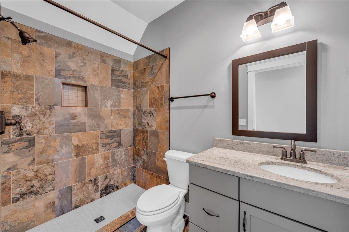 220 Bear Crawl Road, Rb 28