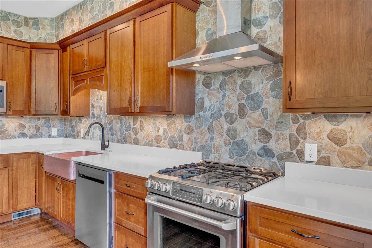 220 Bear Crawl Road, Rb 28