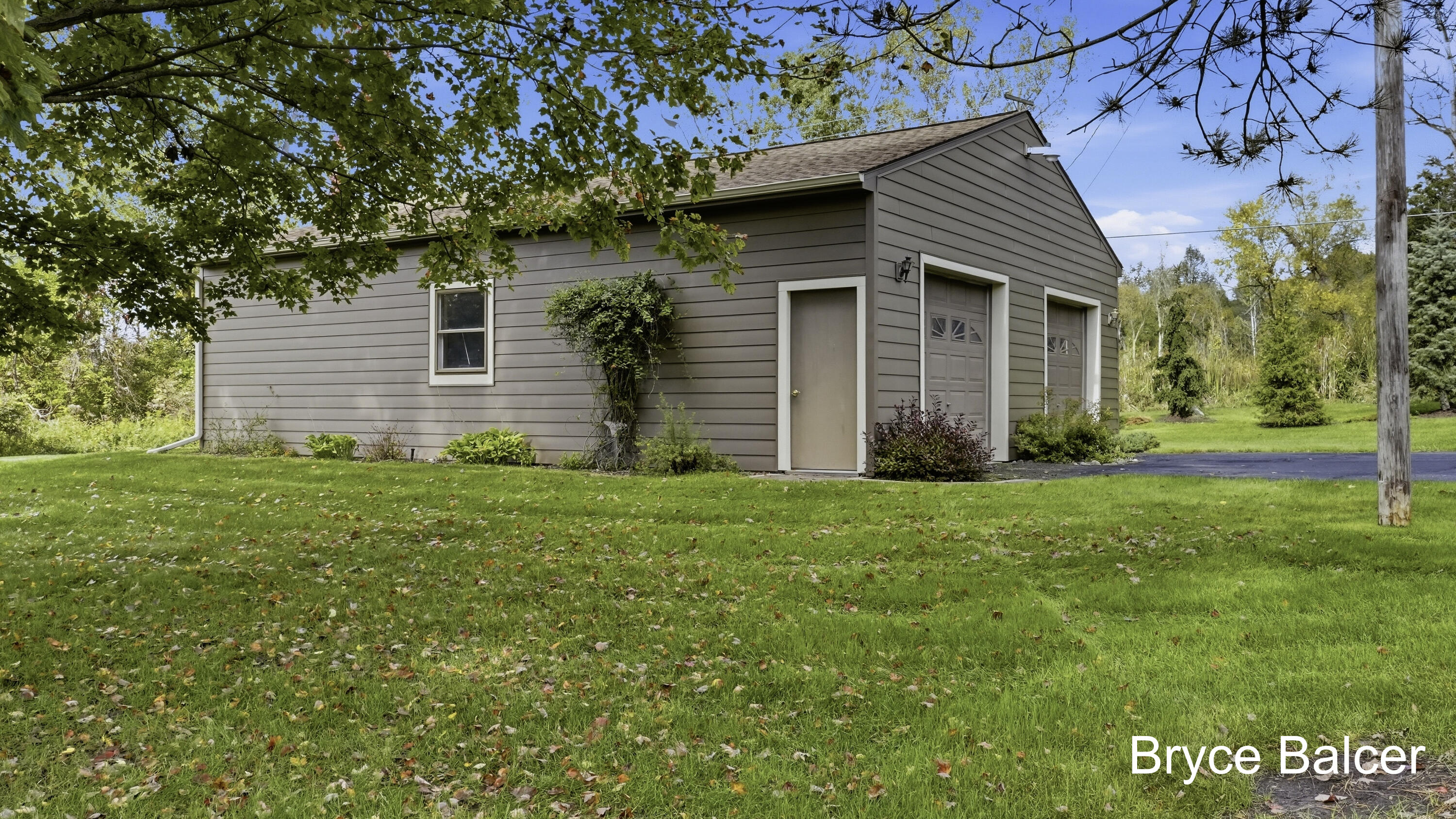 5650 10 Mile Road NE
