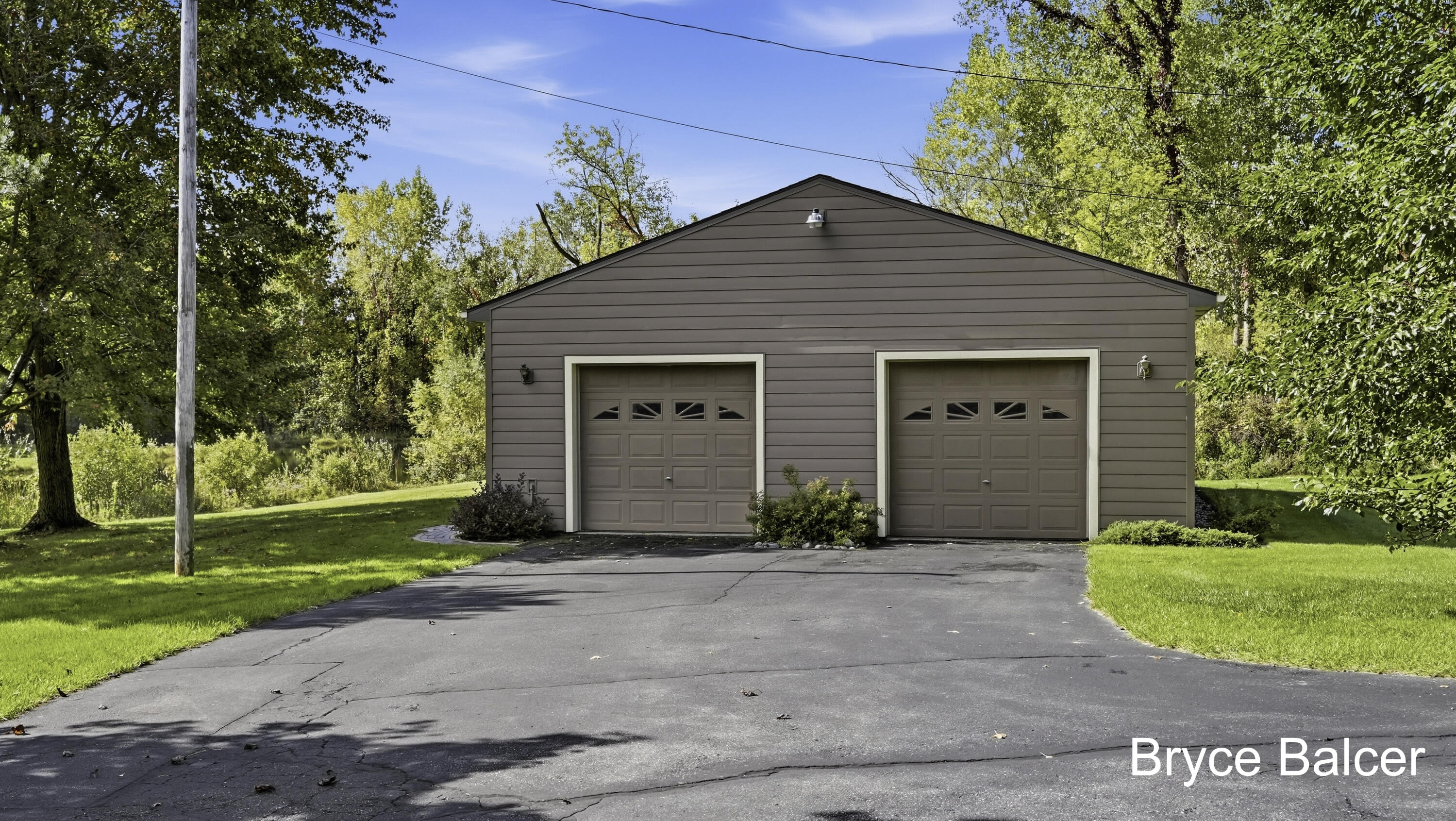 5650 10 Mile Road NE
