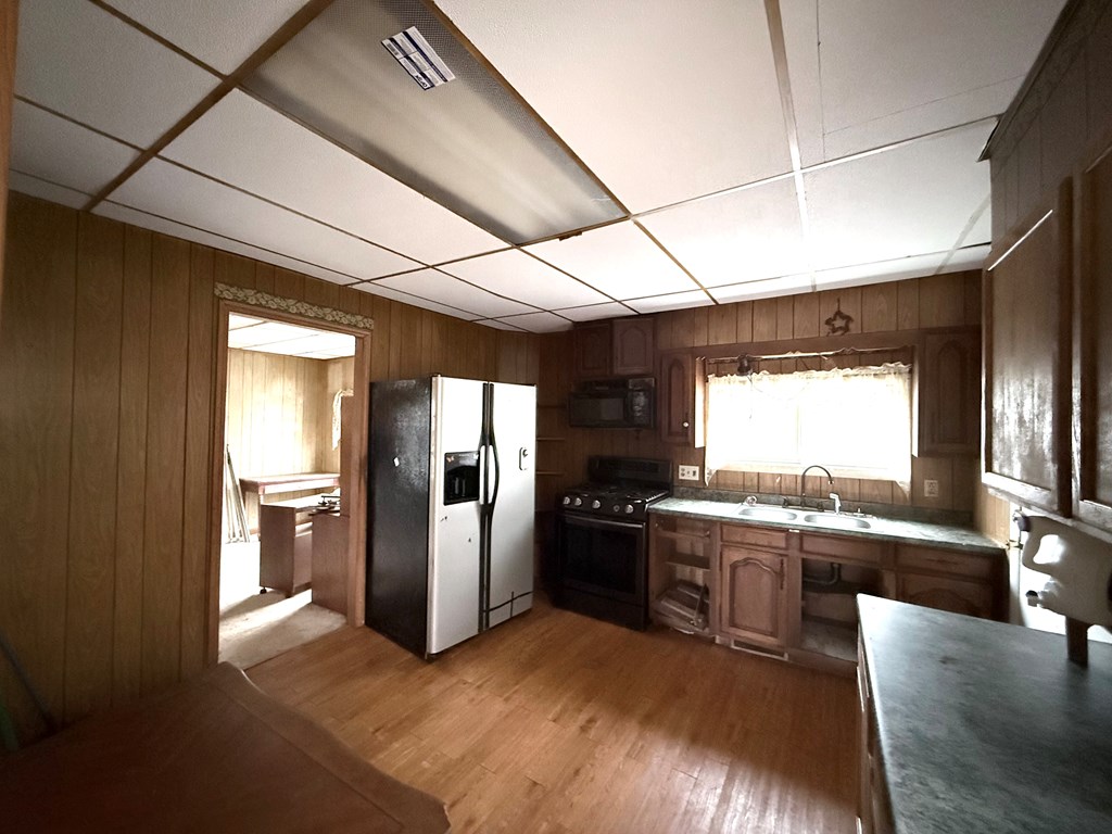 62 Cairo Grade School Road