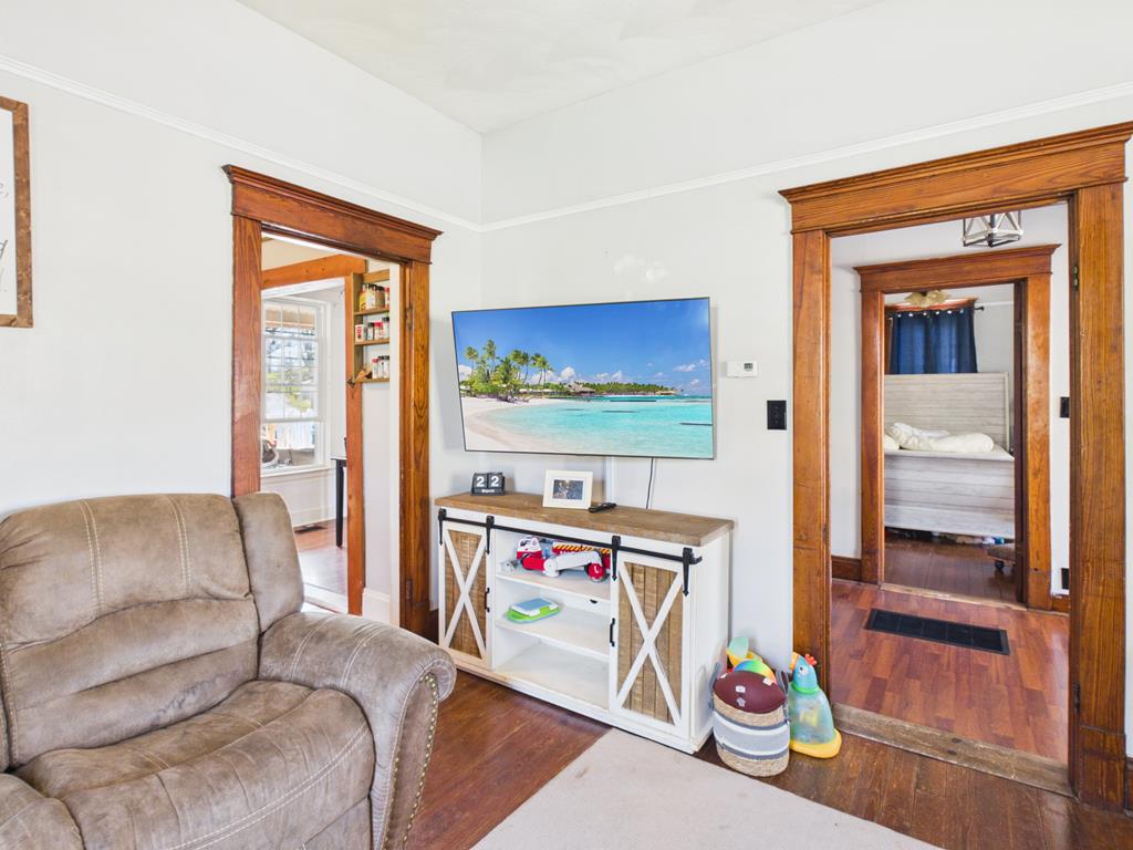 901 East Myles Avenue