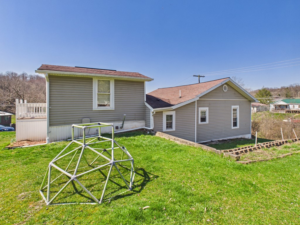 901 East Myles Avenue