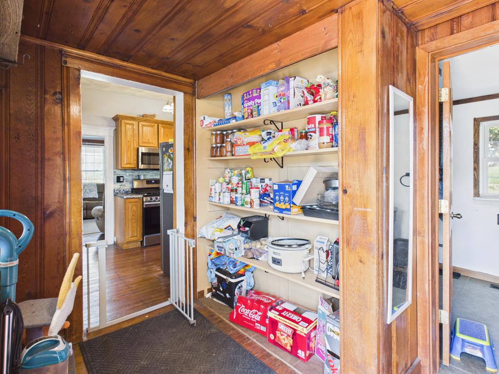 901 East Myles Avenue