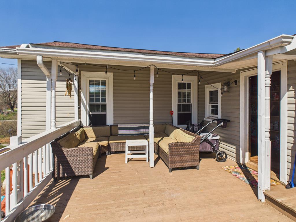 901 East Myles Avenue