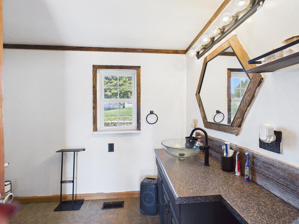 901 East Myles Avenue