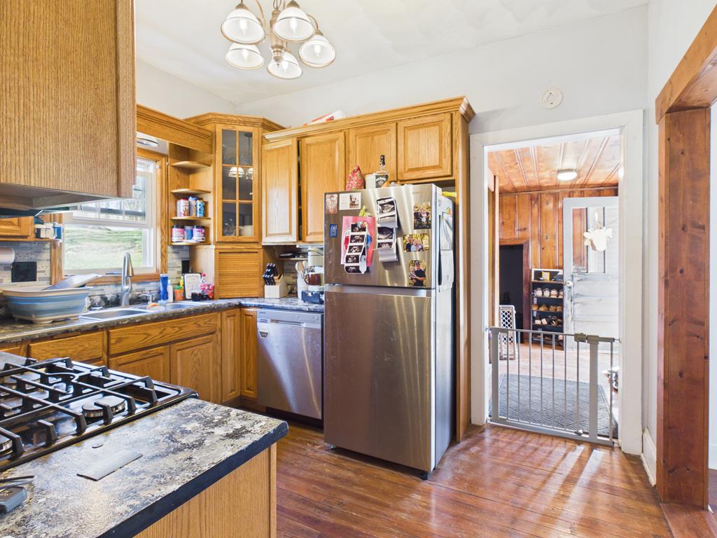 901 East Myles Avenue