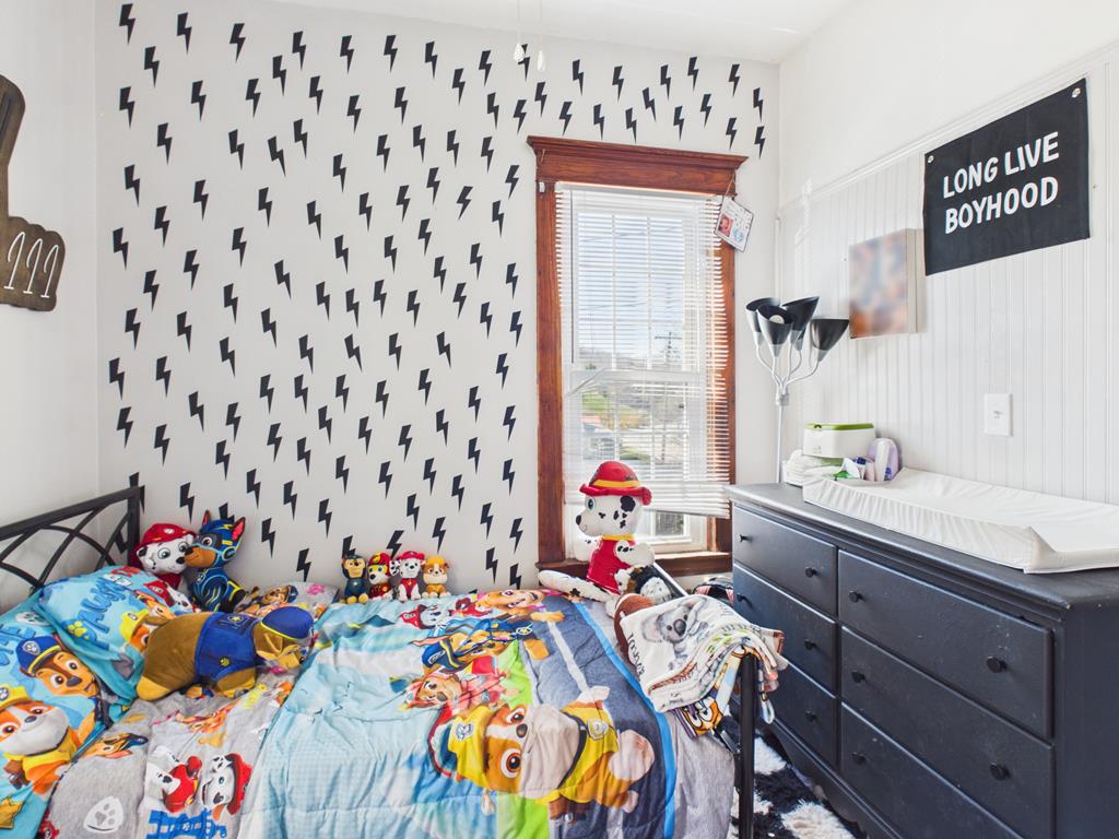 901 East Myles Avenue