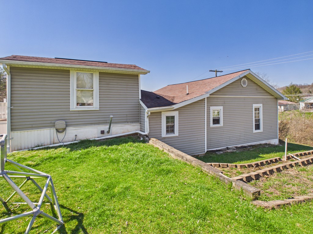 901 East Myles Avenue