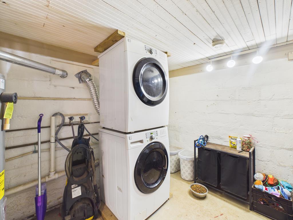 901 East Myles Avenue