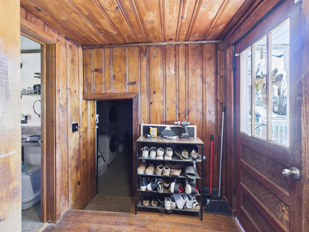 901 East Myles Avenue