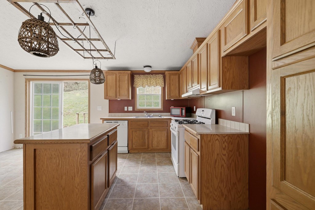 58 Nurses Hollow Road, Center Point ()