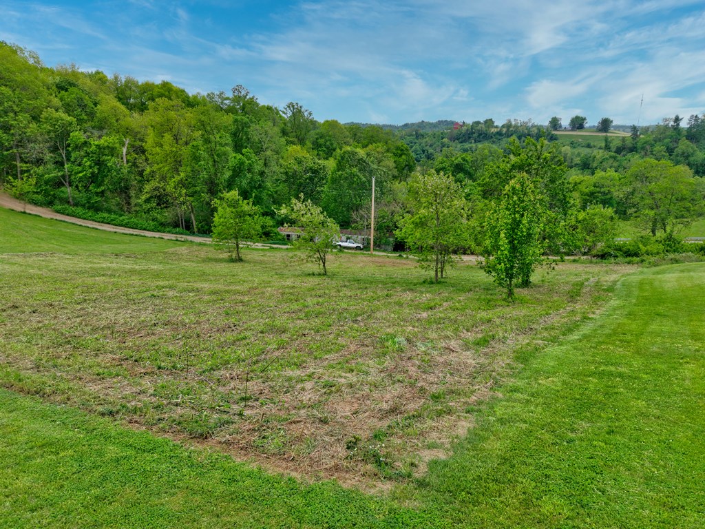 Lot 2 Country Boulevard