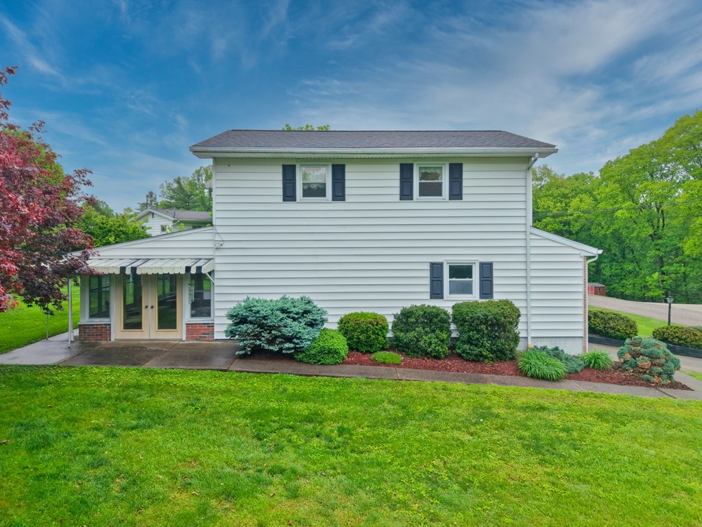 826 Country Club Drive