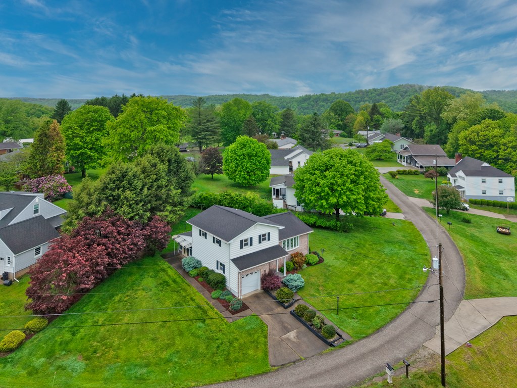 826 Country Club Drive
