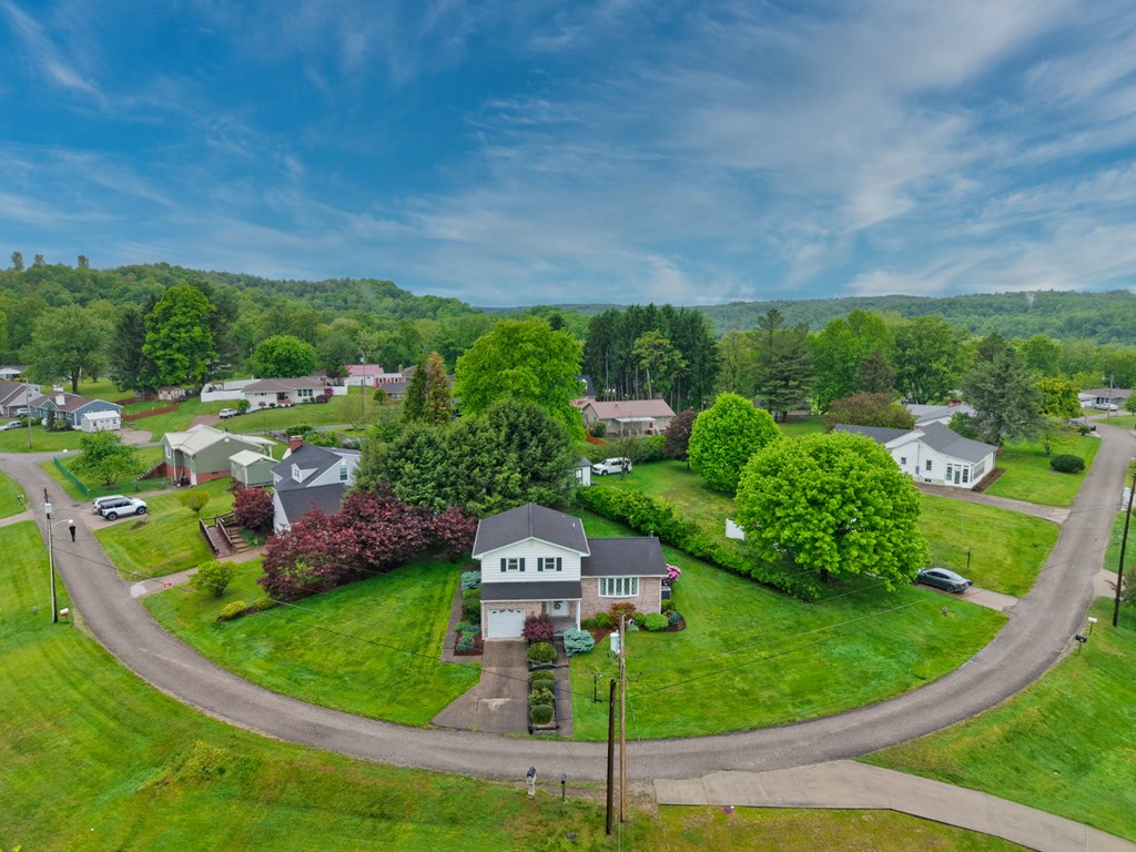 826 Country Club Drive