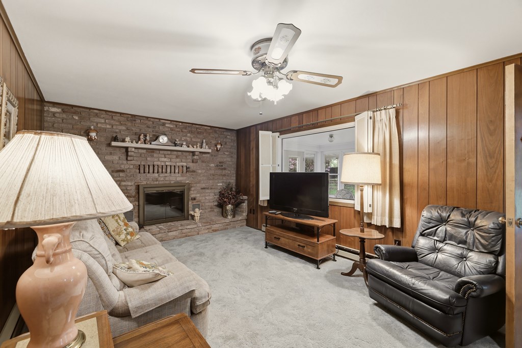 826 Country Club Drive