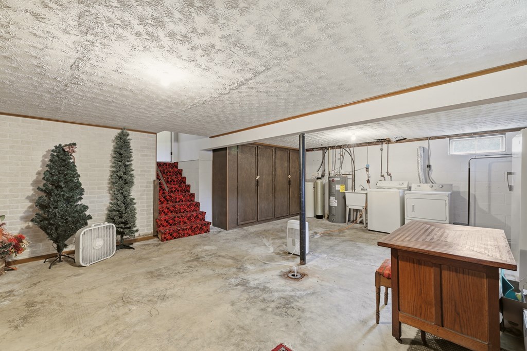 826 Country Club Drive