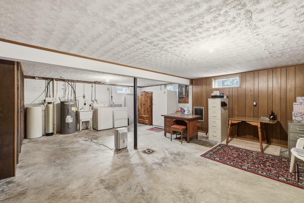 826 Country Club Drive
