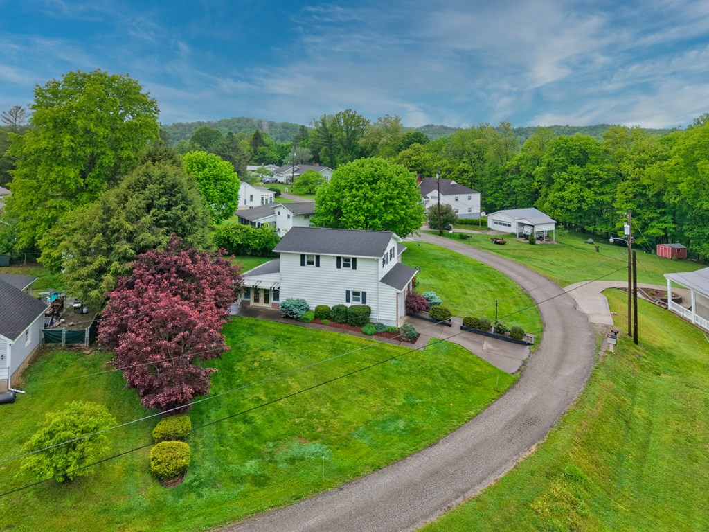 826 Country Club Drive
