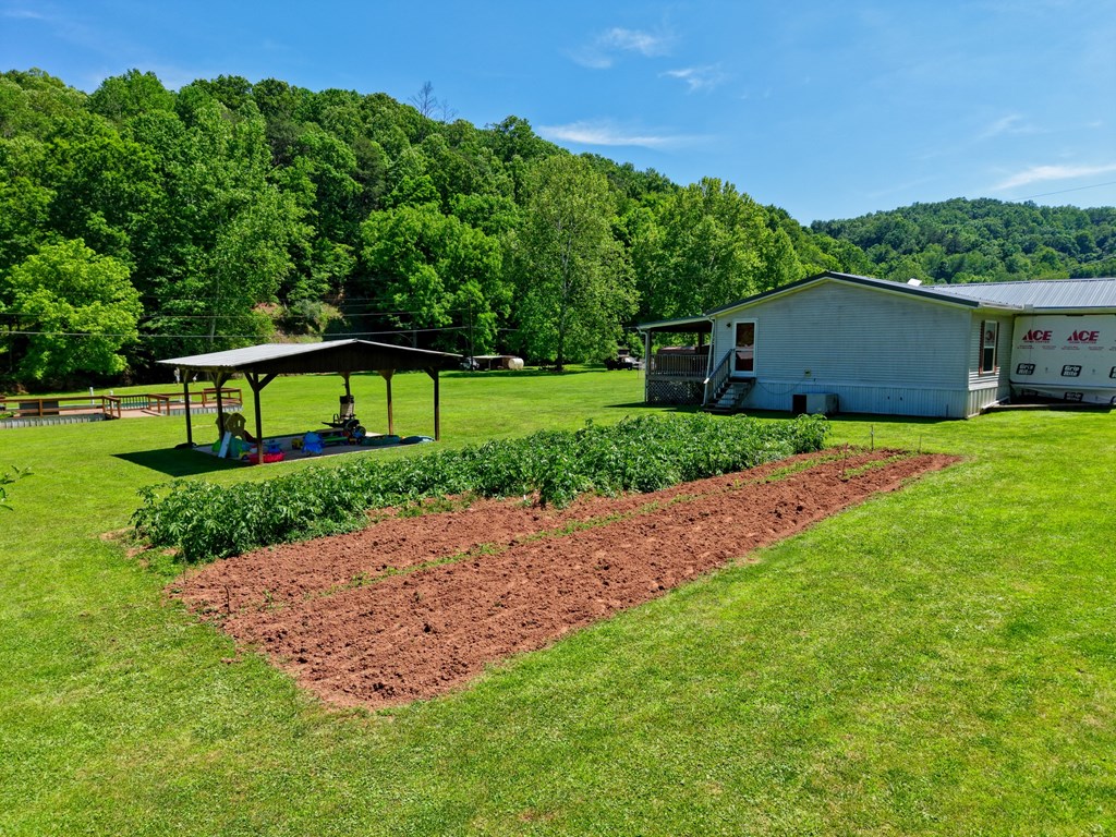 1055 Hog Run Road