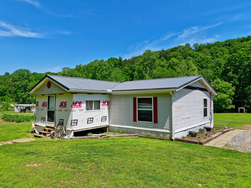 1055 Hog Run Road