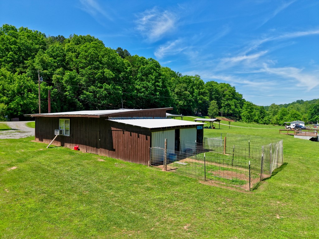 1055 Hog Run Road