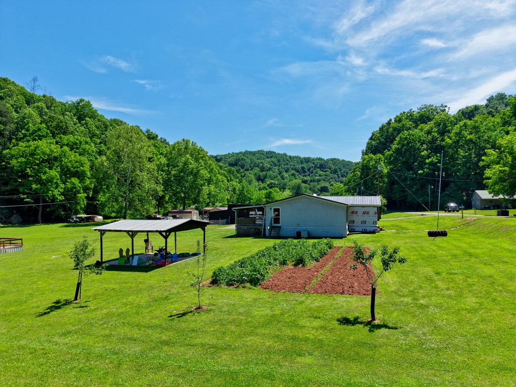 1055 Hog Run Road