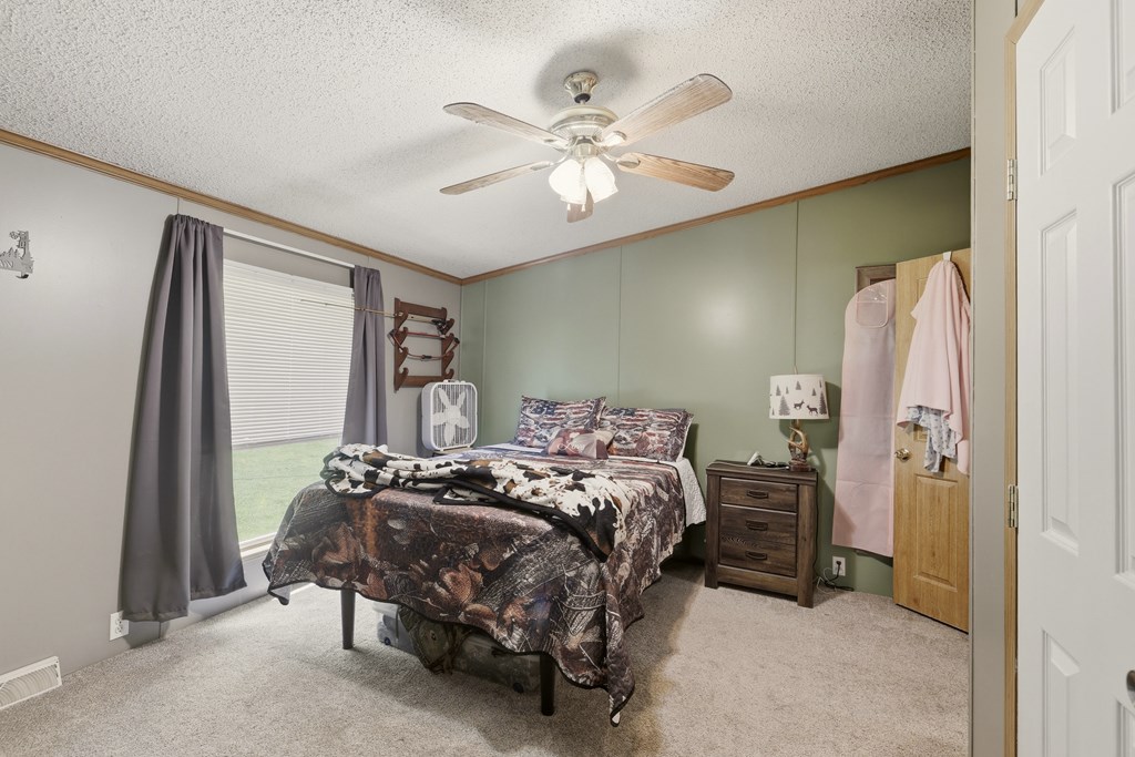 1055 Hog Run Road