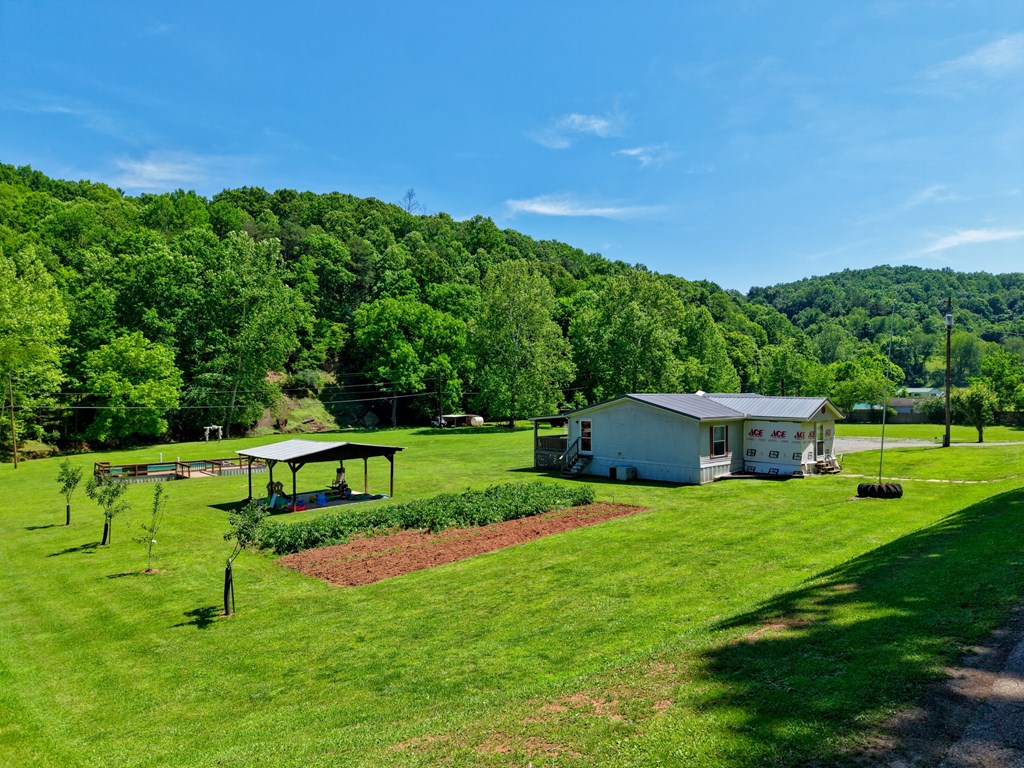 1055 Hog Run Road