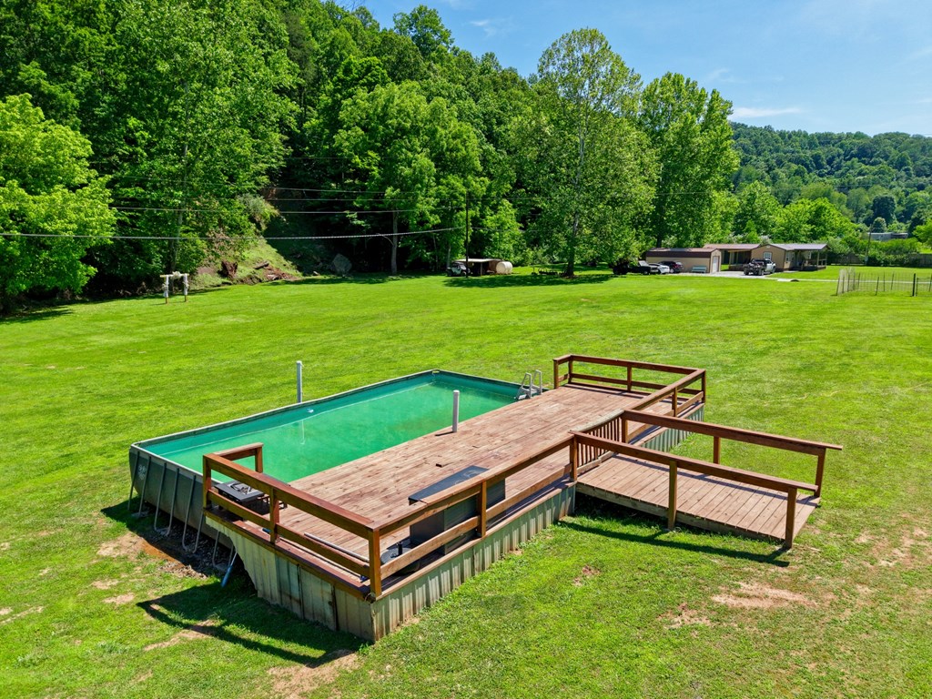 1055 Hog Run Road