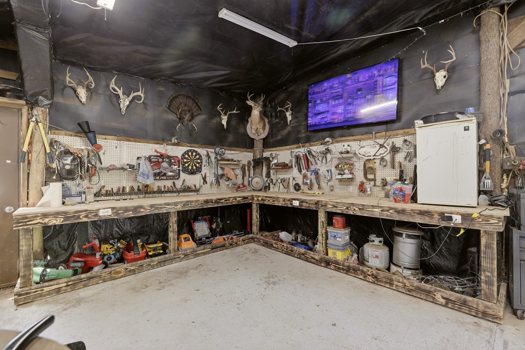 1055 Hog Run Road