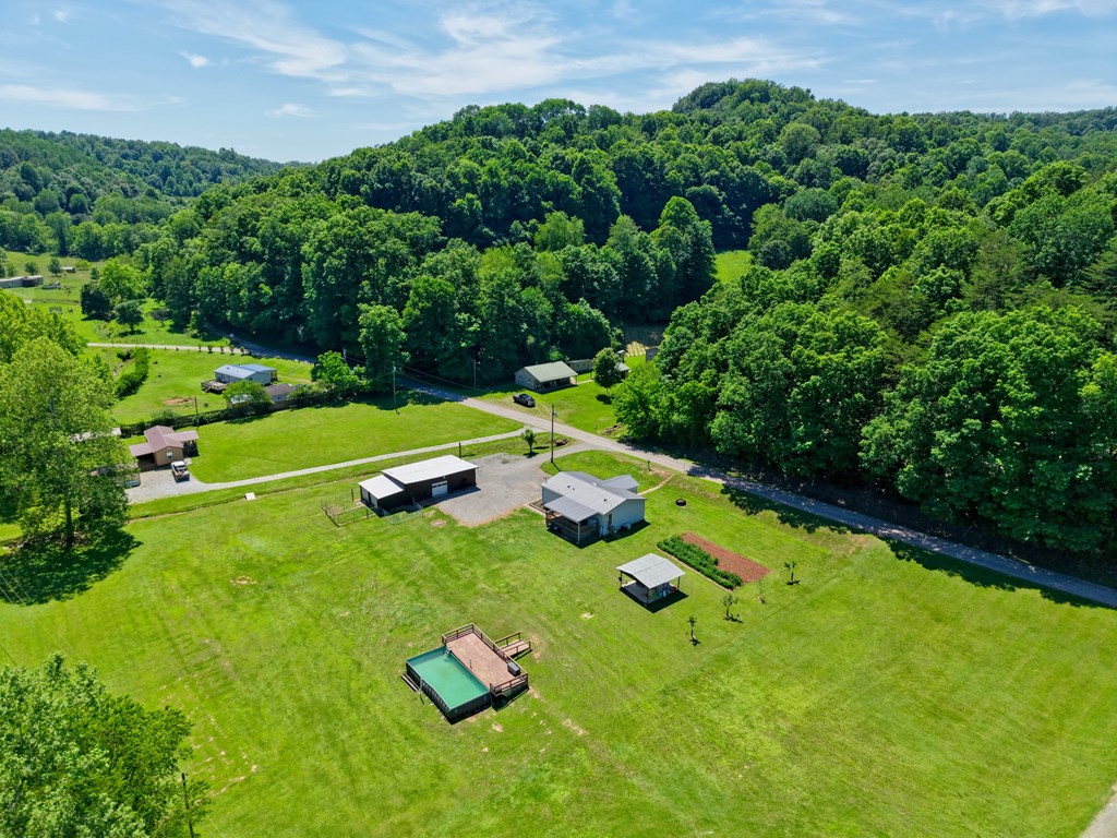 1055 Hog Run Road