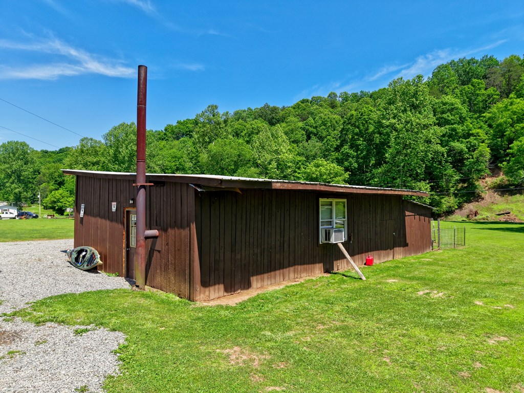 1055 Hog Run Road