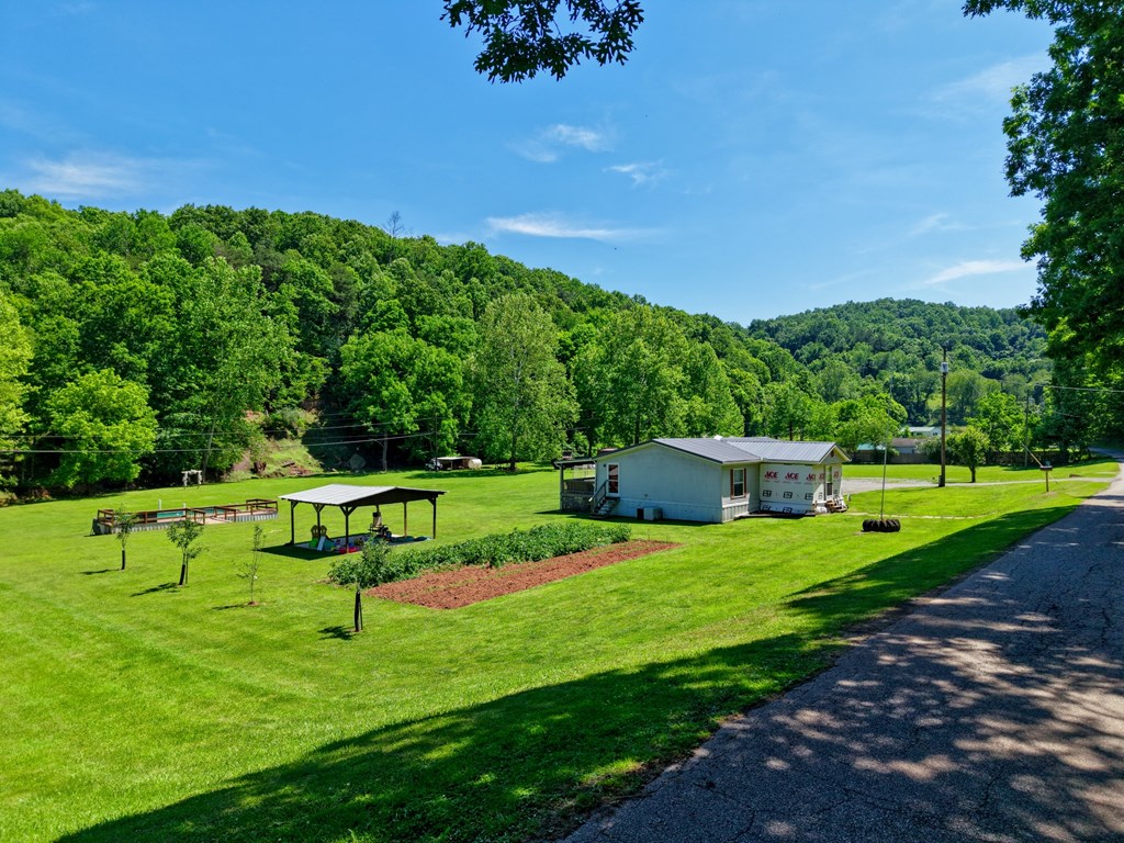 1055 Hog Run Road