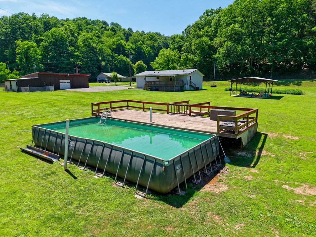 1055 Hog Run Road