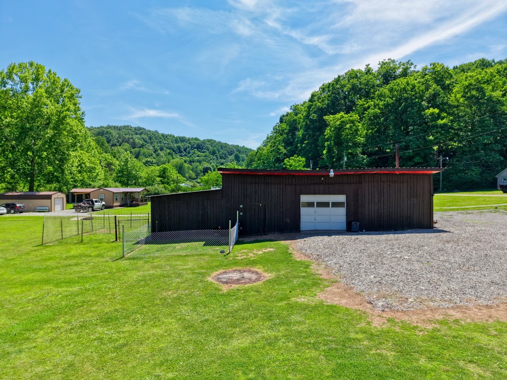 1055 Hog Run Road