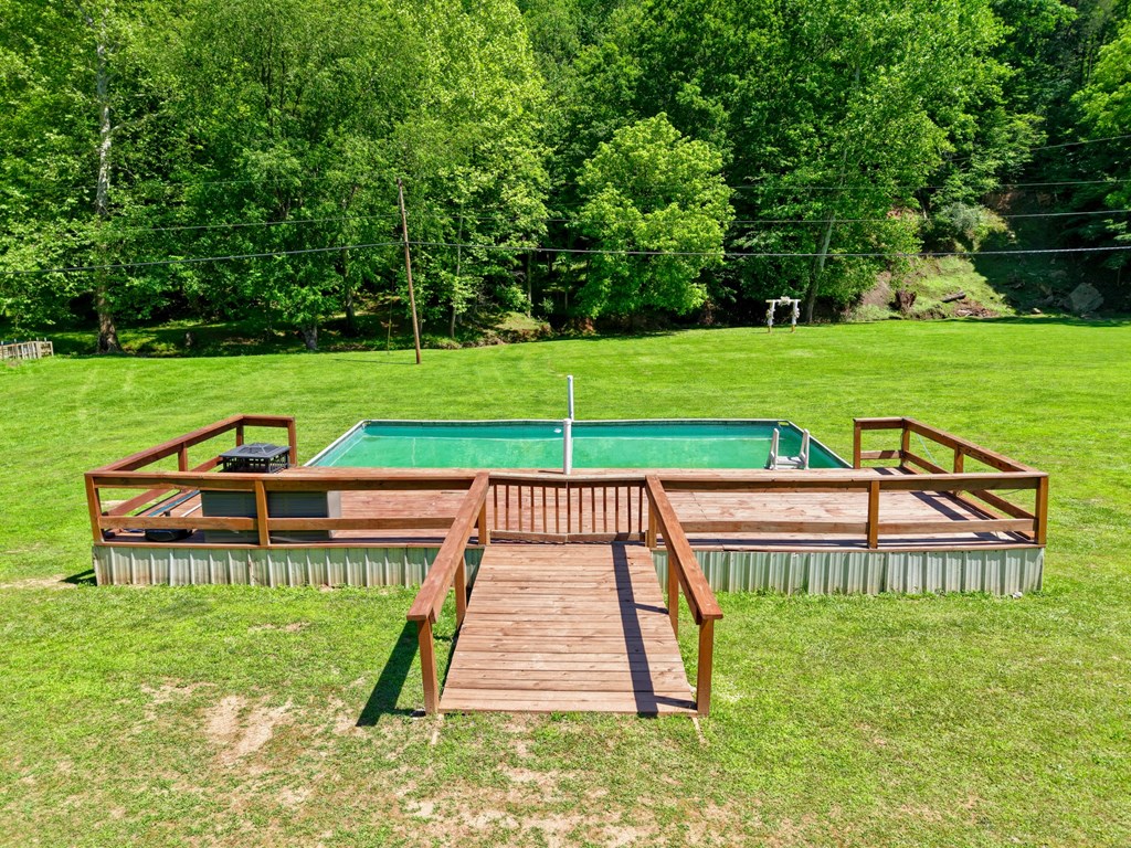 1055 Hog Run Road